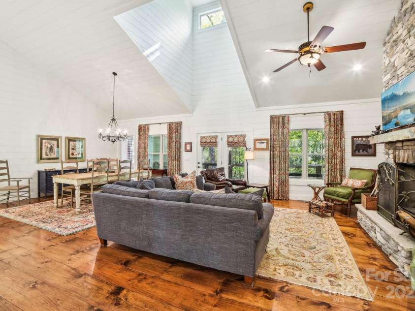 1092 Bald Rock Drive, Sapphire, NC 28774.  MLS# CAR4277235, YatesRealty ID 24574. 