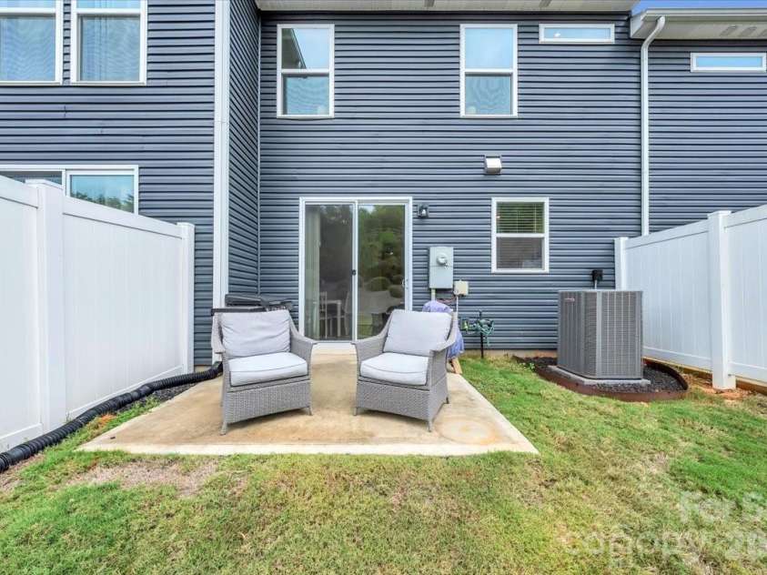 11310 Bartrams Way, Charlotte, NC 28278.  MLS# CAR4345308, YatesRealty ID 24575. 