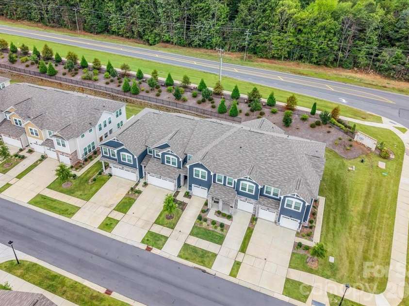 11310 Bartrams Way, Charlotte, NC 28278.  MLS# CAR4345308, YatesRealty ID 24575. 