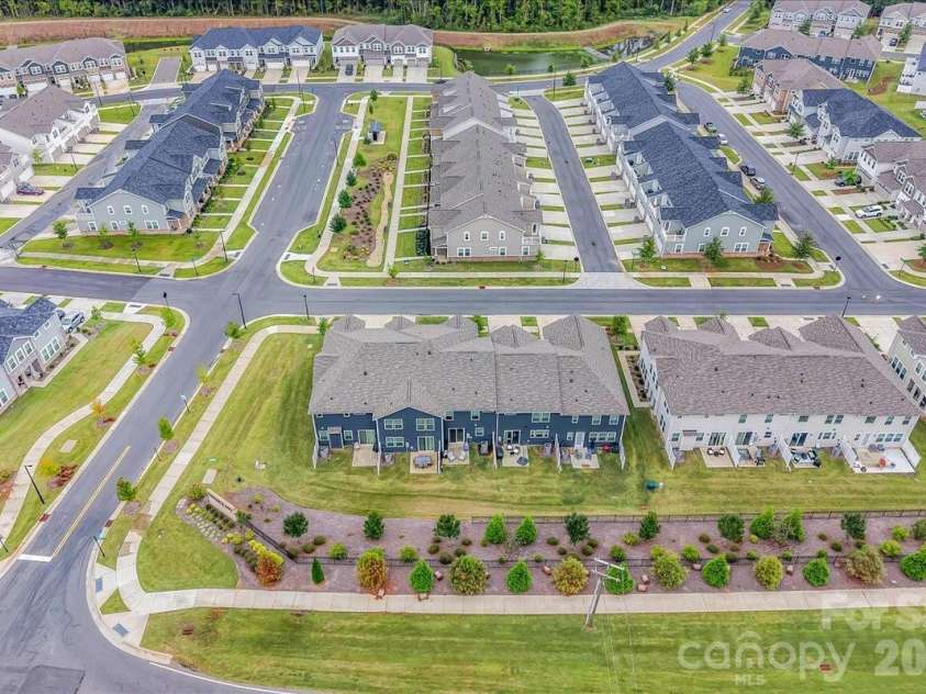 11310 Bartrams Way, Charlotte, NC 28278.  MLS# CAR4345308, YatesRealty ID 24575. 