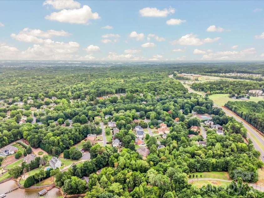 11310 Bartrams Way, Charlotte, NC 28278.  MLS# CAR4345308, YatesRealty ID 24575. 