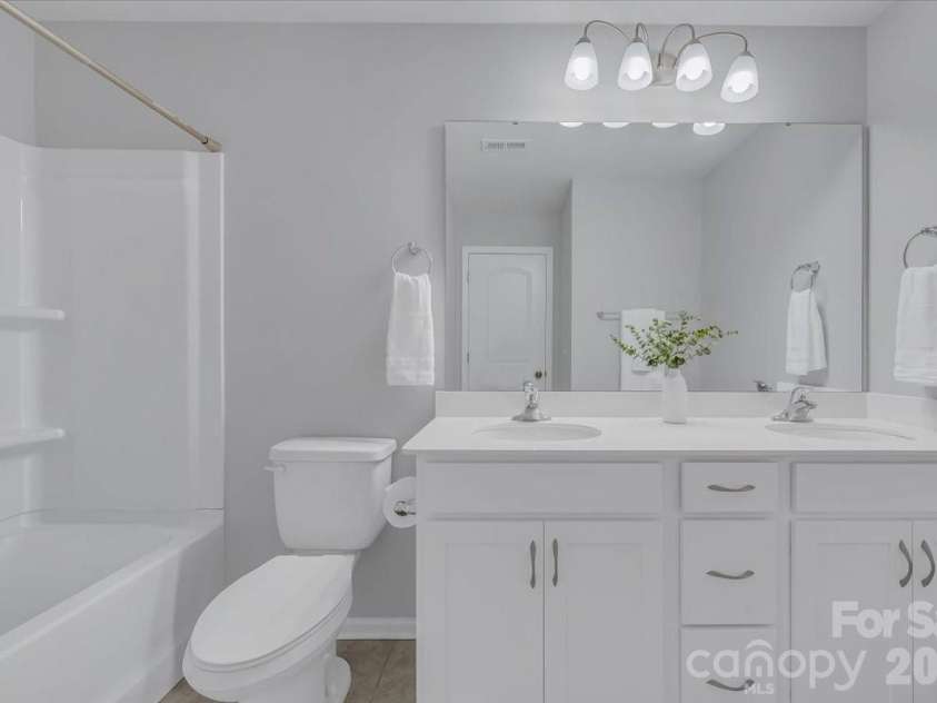 11310 Bartrams Way, Charlotte, NC 28278.  MLS# CAR4345308, YatesRealty ID 24575. Guest Bathroom