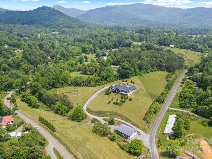 41 Bell Sprinkle Road, Weaverville, NC 28787.  MLS# CAR4268060, YatesRealty ID 24576. 