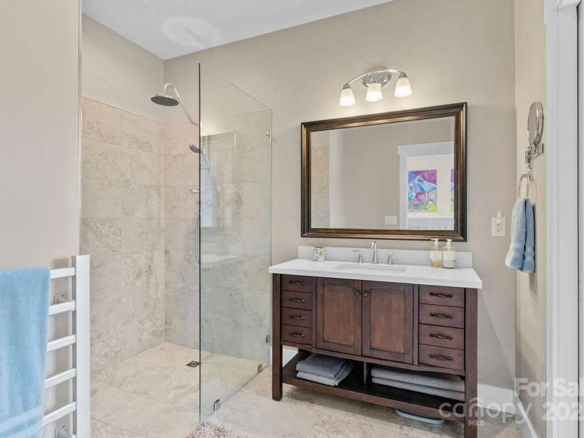 41 Bell Sprinkle Road, Weaverville, NC 28787.  MLS# CAR4268060, YatesRealty ID 24576. En Suite bath