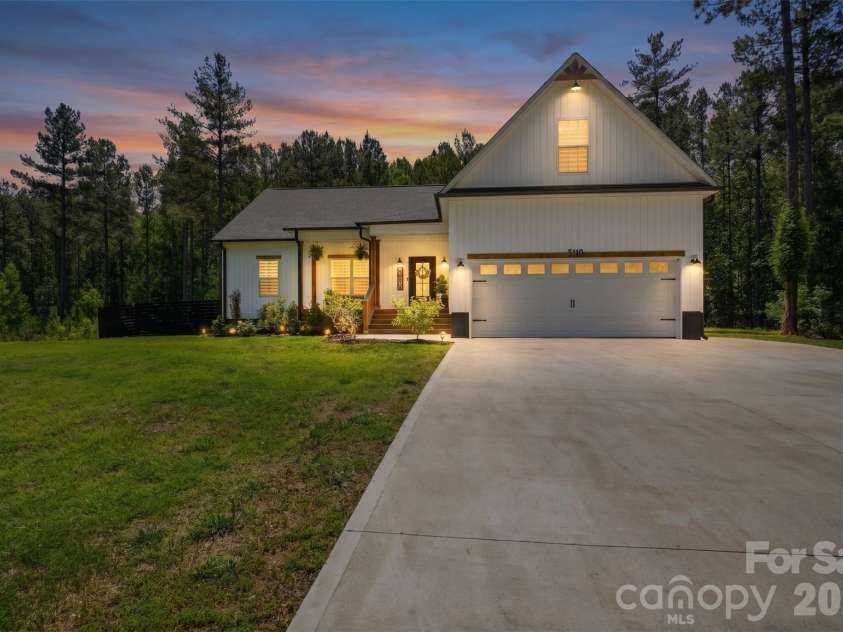 5118 Star Magnolia Court, Clover, SC 29710.  MLS# CAR4380048, YatesRealty ID 24576. 