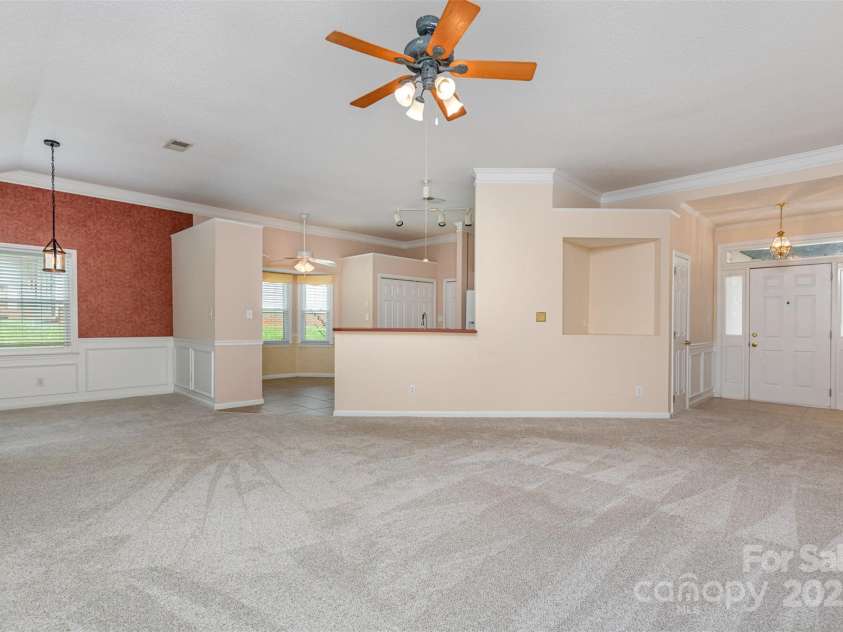 137 Citation Drive, Mooresville, NC 28117.  MLS# CAR4267270, YatesRealty ID 24577. 