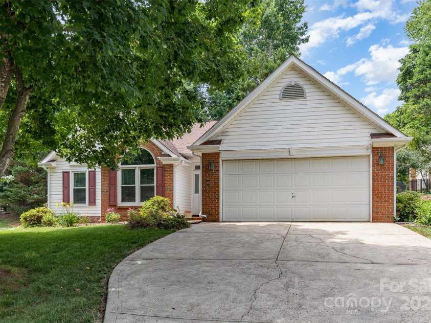 137 Citation Drive, Mooresville, NC 28117.  MLS# CAR4267270, YatesRealty ID 24577. 
