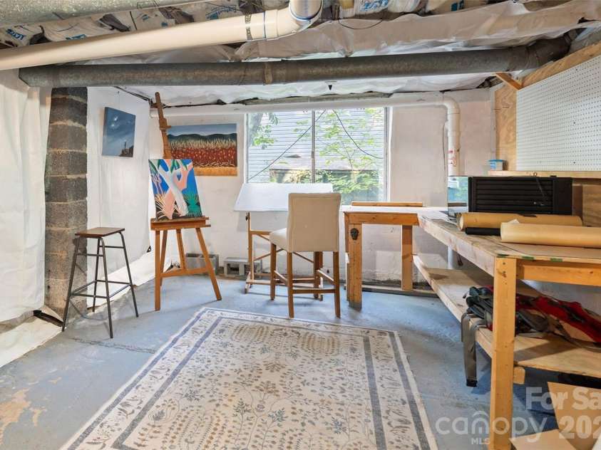 224 Aurora Drive, Asheville, NC 28805.  MLS# CAR4382926, YatesRealty ID 24577. 