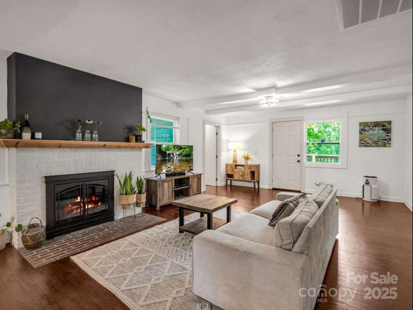 1463 Carolina Drive, Tryon, NC 28782.  MLS# CAR4275838, YatesRealty ID 24578. Living Room