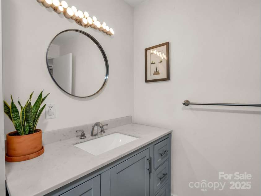 1463 Carolina Drive, Tryon, NC 28782.  MLS# CAR4275838, YatesRealty ID 24578. Primary bath