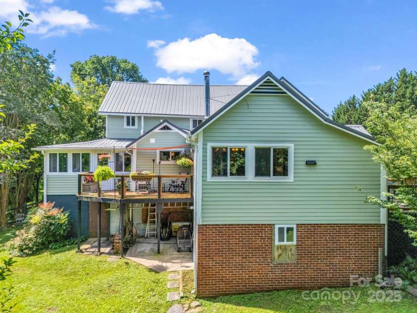 55 Lanier Street, Tryon, NC 28782.  MLS# CAR4276208, YatesRealty ID 24579. 