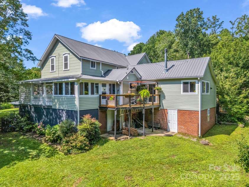 55 Lanier Street, Tryon, NC 28782.  MLS# CAR4276208, YatesRealty ID 24579. 