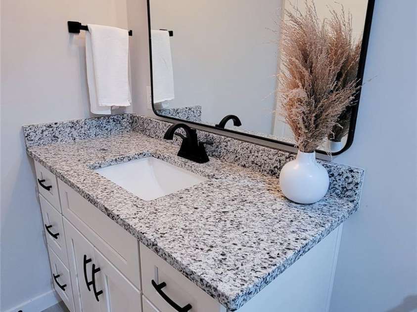 1460 23rd Street, Hickory, NC 28602.  MLS# CAR4215083, YatesRealty ID 2458. 