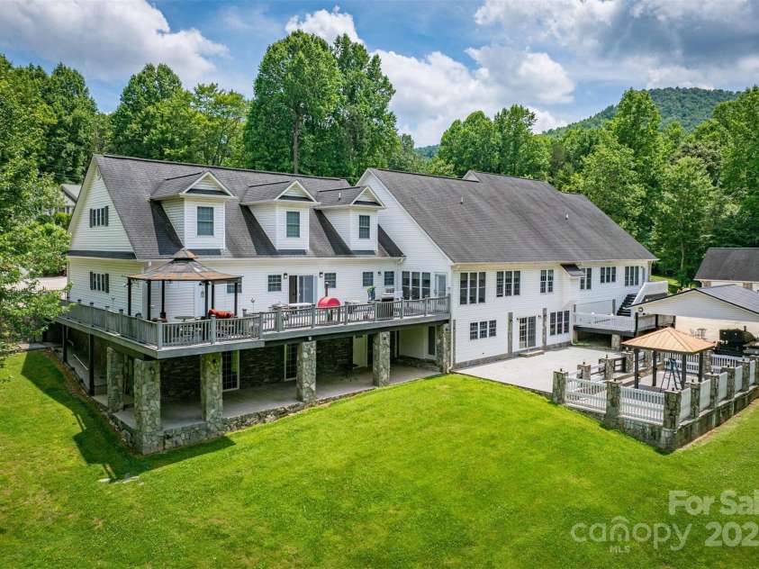 200 Little Acres Drive, Marion, NC 28752.  MLS# CAR4268470, YatesRealty ID 2458. 