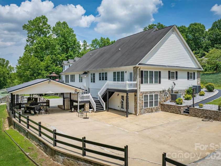 200 Little Acres Drive, Marion, NC 28752.  MLS# CAR4268470, YatesRealty ID 2458. 