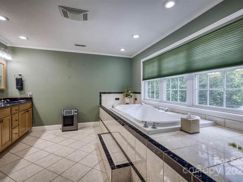 200 Little Acres Drive, Marion, NC 28752.  MLS# CAR4268470, YatesRealty ID 2458. 