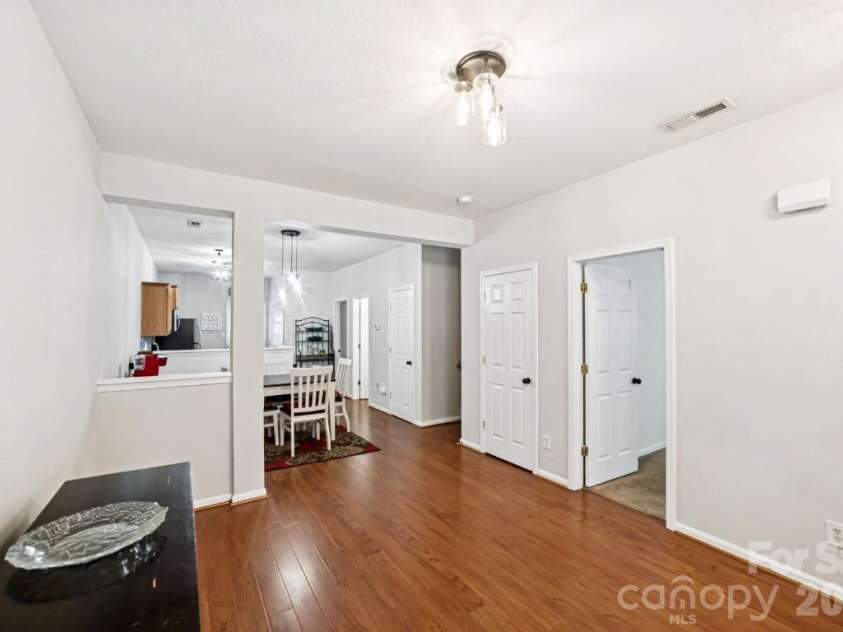 2731 Meadow Knoll Drive, Charlotte, NC 28269.  MLS# CAR4342315, YatesRealty ID 2458. 