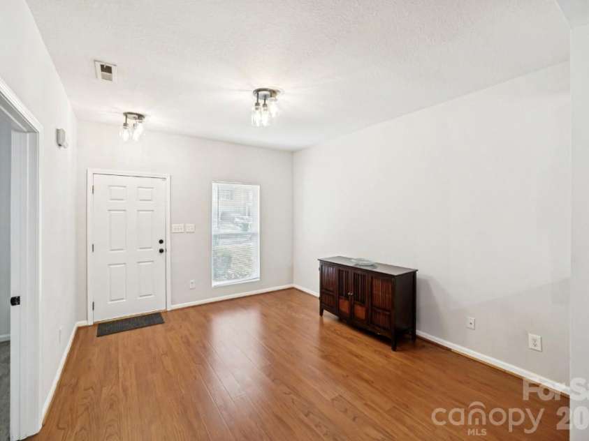2731 Meadow Knoll Drive, Charlotte, NC 28269.  MLS# CAR4342315, YatesRealty ID 2458. 
