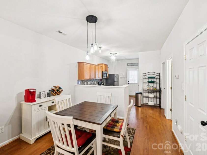 2731 Meadow Knoll Drive, Charlotte, NC 28269.  MLS# CAR4342315, YatesRealty ID 2458. 