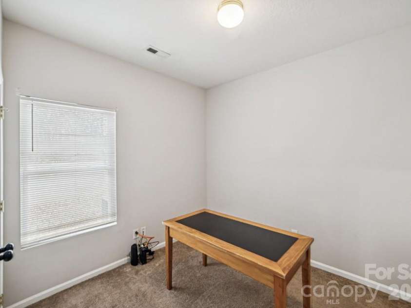 2731 Meadow Knoll Drive, Charlotte, NC 28269.  MLS# CAR4342315, YatesRealty ID 2458. 