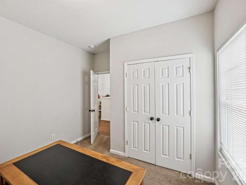 2731 Meadow Knoll Drive, Charlotte, NC 28269.  MLS# CAR4342315, YatesRealty ID 2458. 