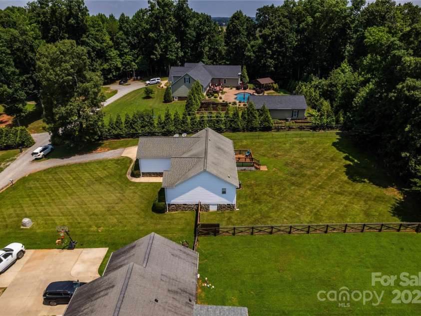 958 Hillard Lane, Lincolnton, NC 28092.  MLS# CAR4274774, YatesRealty ID 24580. 