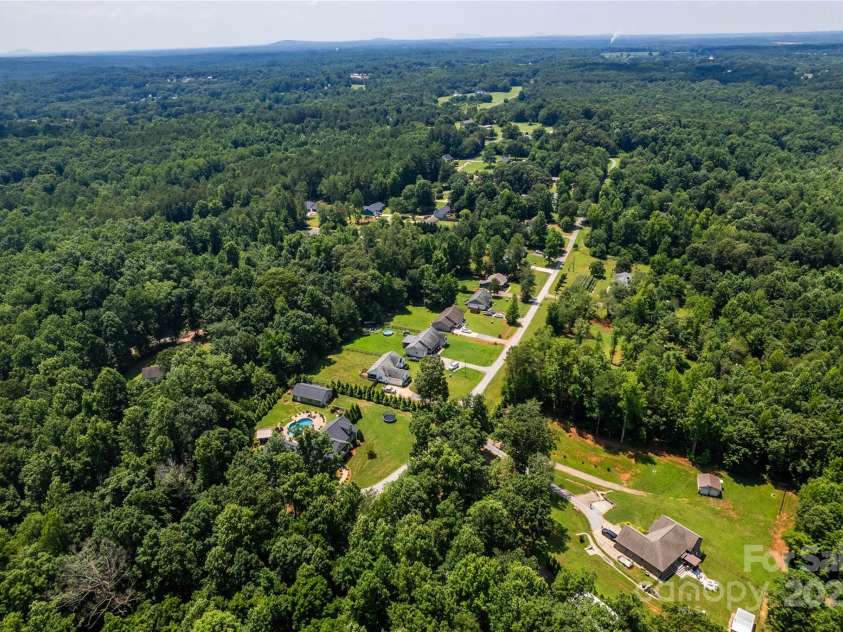 958 Hillard Lane, Lincolnton, NC 28092.  MLS# CAR4274774, YatesRealty ID 24580. 