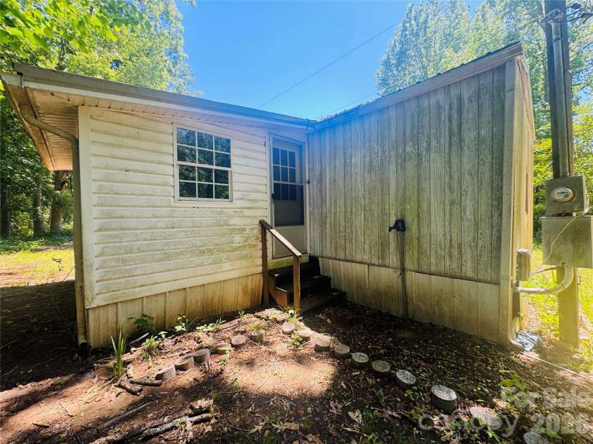 1178 Pierce Drive, Salisbury, NC 28146.  MLS# CAR4381288, YatesRealty ID 24581. 