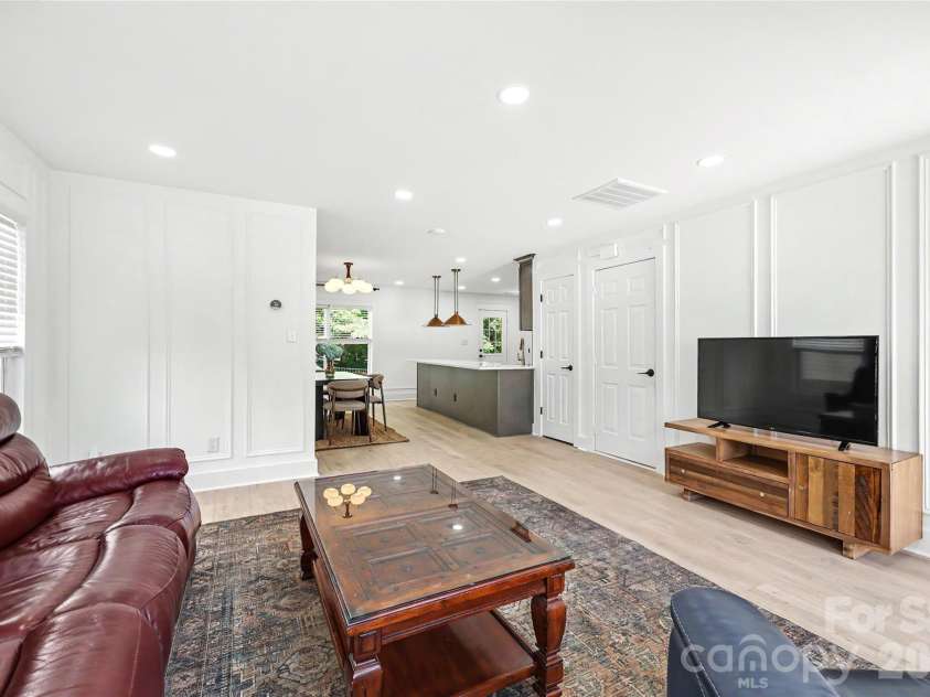 1213 Allegiance Drive, Charlotte, NC 28217.  MLS# CAR4367482, YatesRealty ID 24583. 