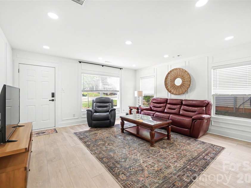 1213 Allegiance Drive, Charlotte, NC 28217.  MLS# CAR4367482, YatesRealty ID 24583. 