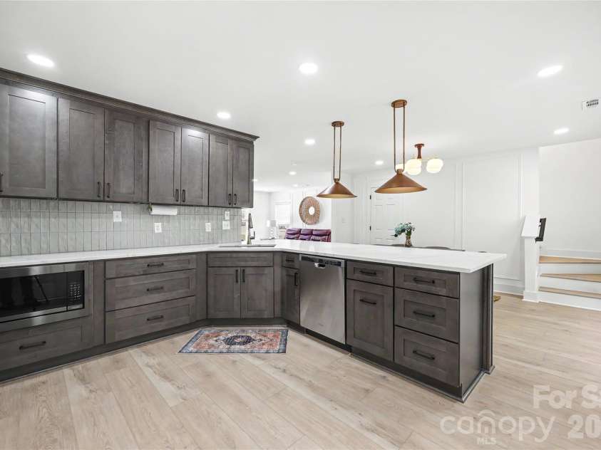 1213 Allegiance Drive, Charlotte, NC 28217.  MLS# CAR4367482, YatesRealty ID 24583. 