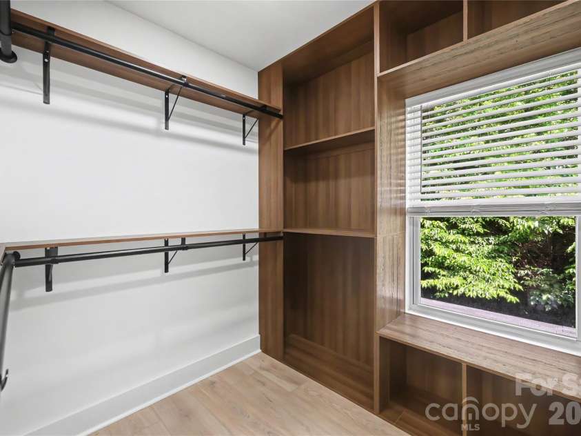 1213 Allegiance Drive, Charlotte, NC 28217.  MLS# CAR4367482, YatesRealty ID 24583. 
