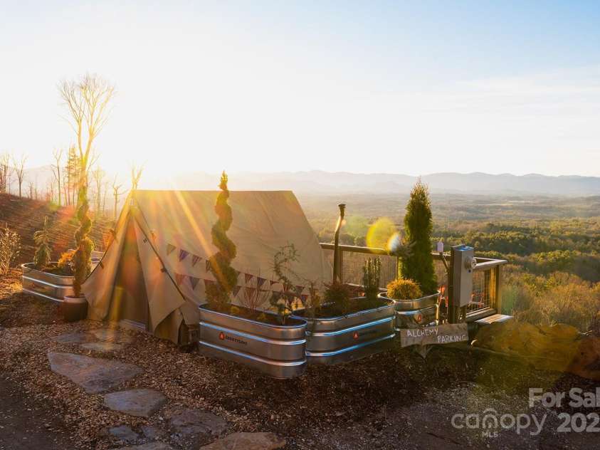 75 Treehouse Haven, Asheville, NC 28804.  MLS# CAR4268063, YatesRealty ID 24583. 