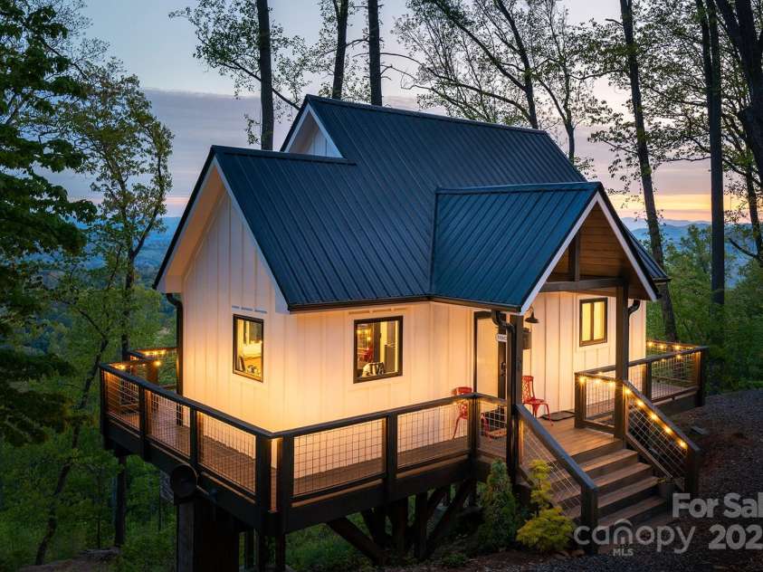75 Treehouse Haven, Asheville, NC 28804.  MLS# CAR4268063, YatesRealty ID 24583. 