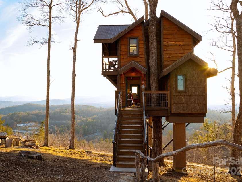 75 Treehouse Haven, Asheville, NC 28804.  MLS# CAR4268063, YatesRealty ID 24583. 