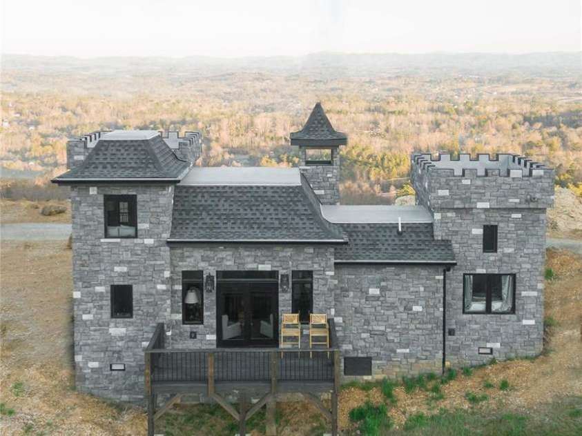 75 Treehouse Haven, Asheville, NC 28804.  MLS# CAR4268063, YatesRealty ID 24583. 