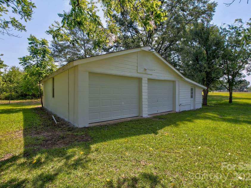 4070 Timrod Road, Bethune, SC 29009.  MLS# CAR4278257, YatesRealty ID 24584. 