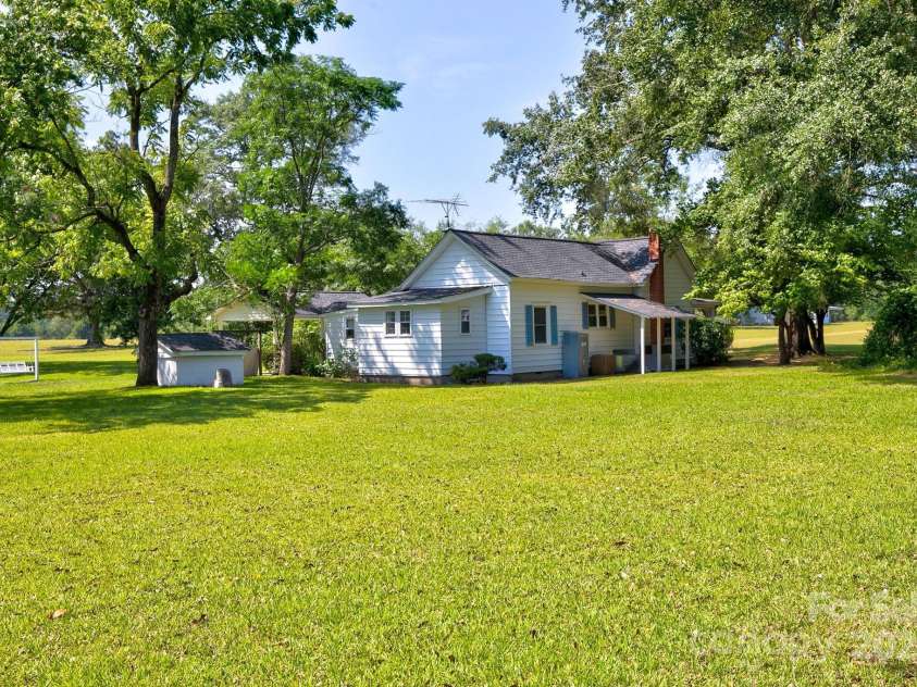 4070 Timrod Road, Bethune, SC 29009.  MLS# CAR4278257, YatesRealty ID 24584. 