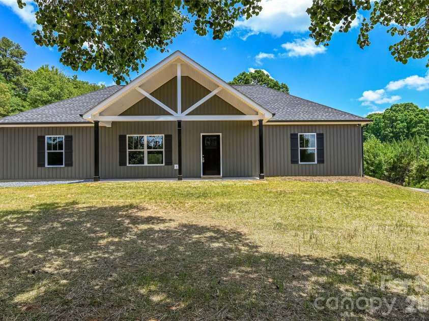 3100 Henry Knob Road, Clover, SC 29710.  MLS# CAR4385141, YatesRealty ID 24585. 