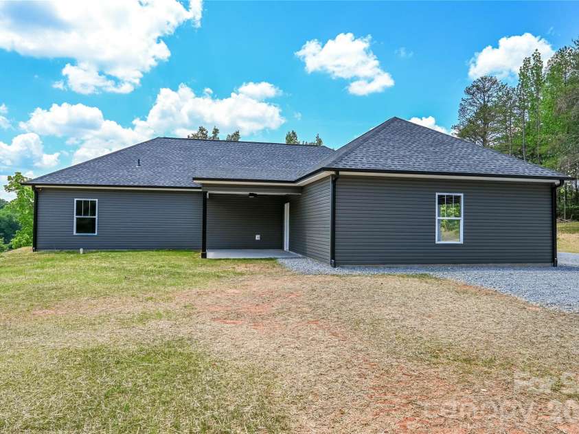 3100 Henry Knob Road, Clover, SC 29710.  MLS# CAR4385141, YatesRealty ID 24585. 