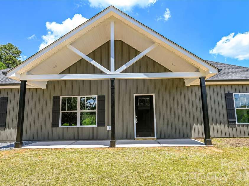 3100 Henry Knob Road, Clover, SC 29710.  MLS# CAR4385141, YatesRealty ID 24585. 