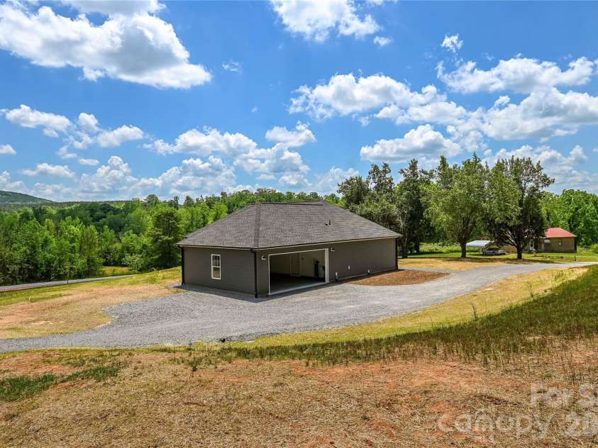 3100 Henry Knob Road, Clover, SC 29710.  MLS# CAR4385141, YatesRealty ID 24585. 