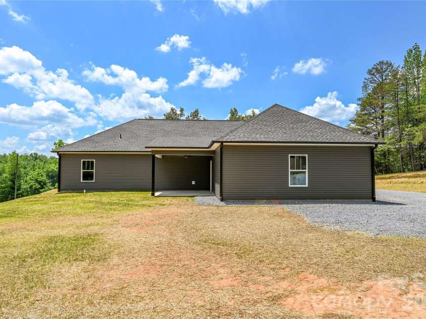 3100 Henry Knob Road, Clover, SC 29710.  MLS# CAR4385141, YatesRealty ID 24585. 