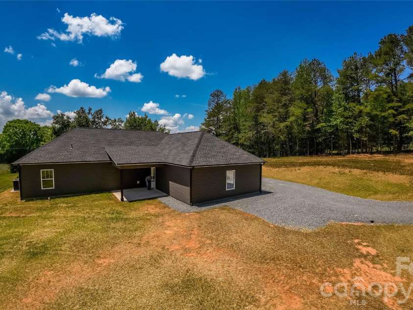 3100 Henry Knob Road, Clover, SC 29710.  MLS# CAR4385141, YatesRealty ID 24585. 