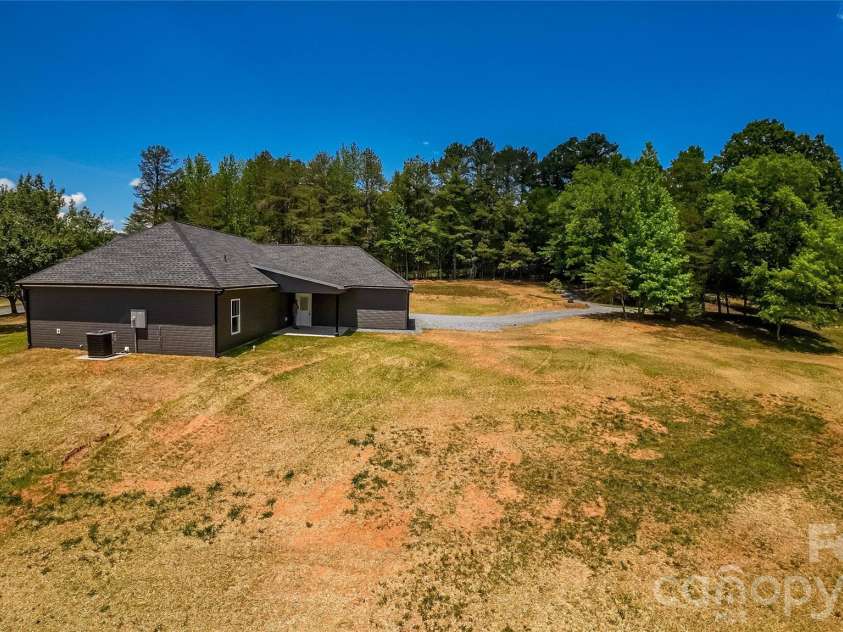3100 Henry Knob Road, Clover, SC 29710.  MLS# CAR4385141, YatesRealty ID 24585. 
