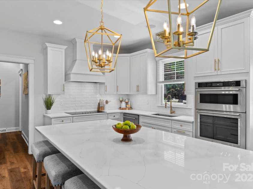 615 Oak Drive, Huntersville, NC 28078.  MLS# CAR4270830, YatesRealty ID 24585. Kitchen w/large quartz island