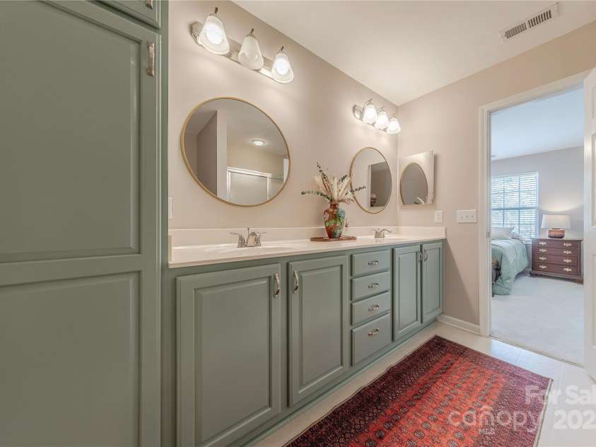 8603 Bookwalter Court, Charlotte, NC 28277.  MLS# CAR4286870, YatesRealty ID 24586. Second Floor Ensuite