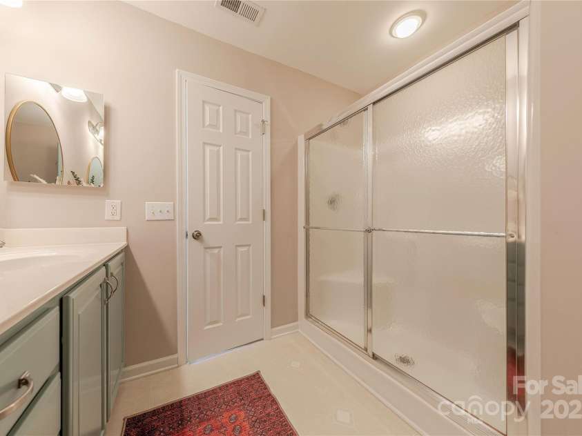 8603 Bookwalter Court, Charlotte, NC 28277.  MLS# CAR4286870, YatesRealty ID 24586. Second Floor Ensuite