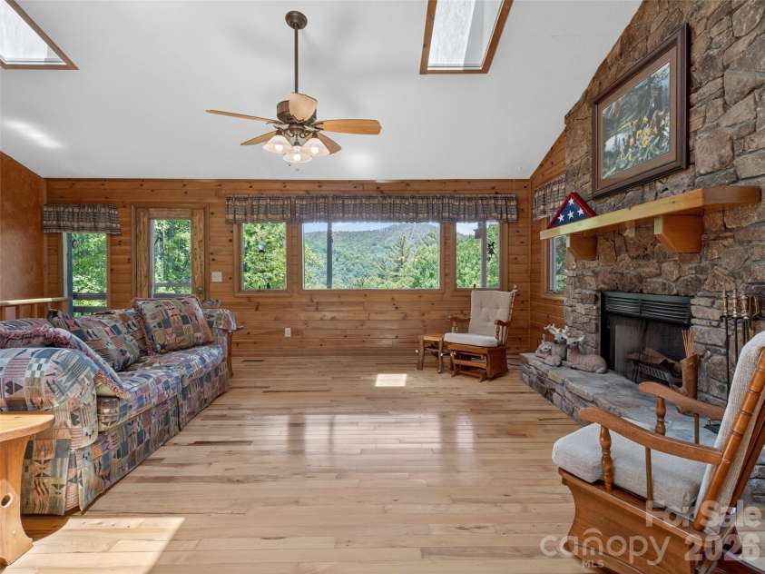 255 Westover Lane, Burnsville, NC 28714.  MLS# CAR4379846, YatesRealty ID 24587. 