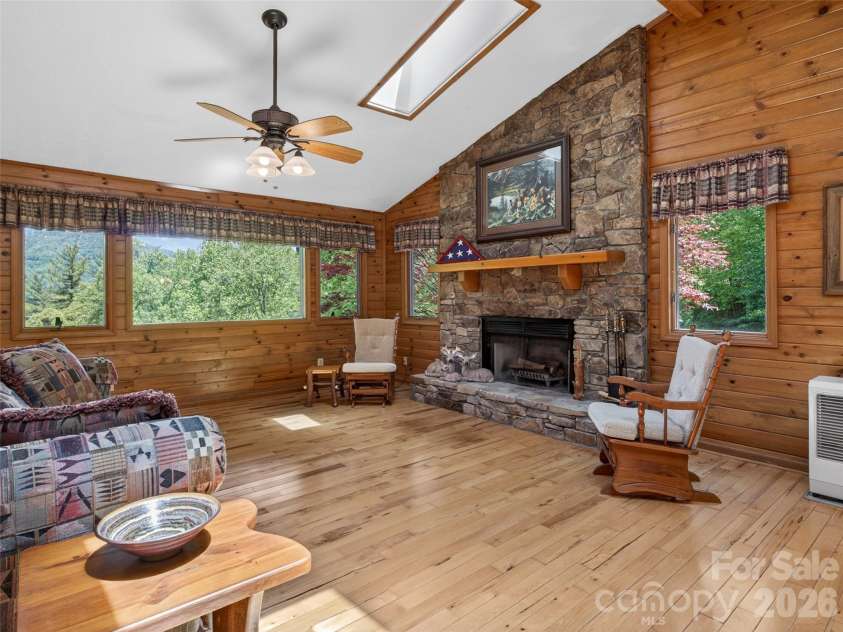 255 Westover Lane, Burnsville, NC 28714.  MLS# CAR4379846, YatesRealty ID 24587. 